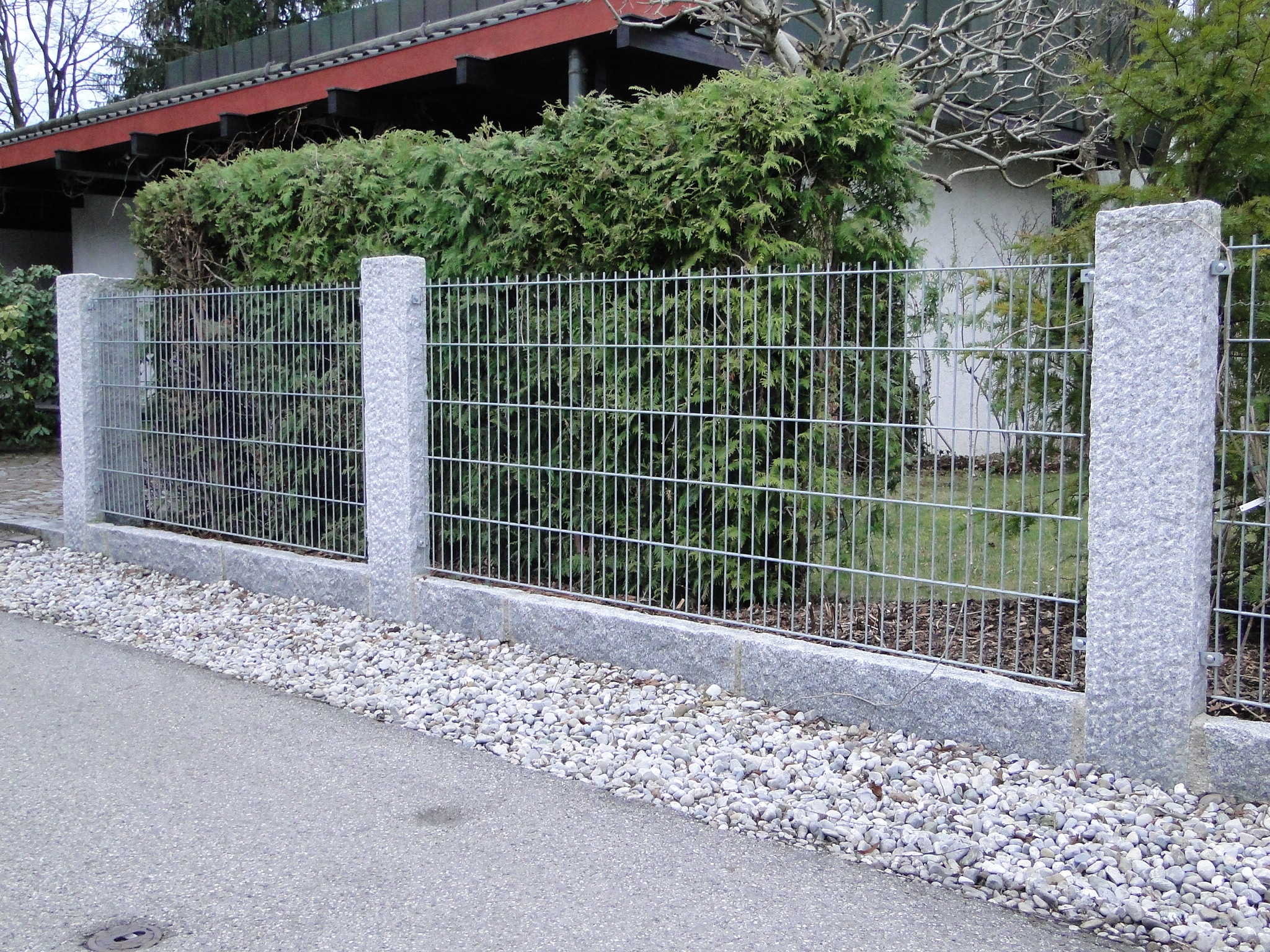 Gitterstabmatten-Z mit Granitsäulen rechteckig 3